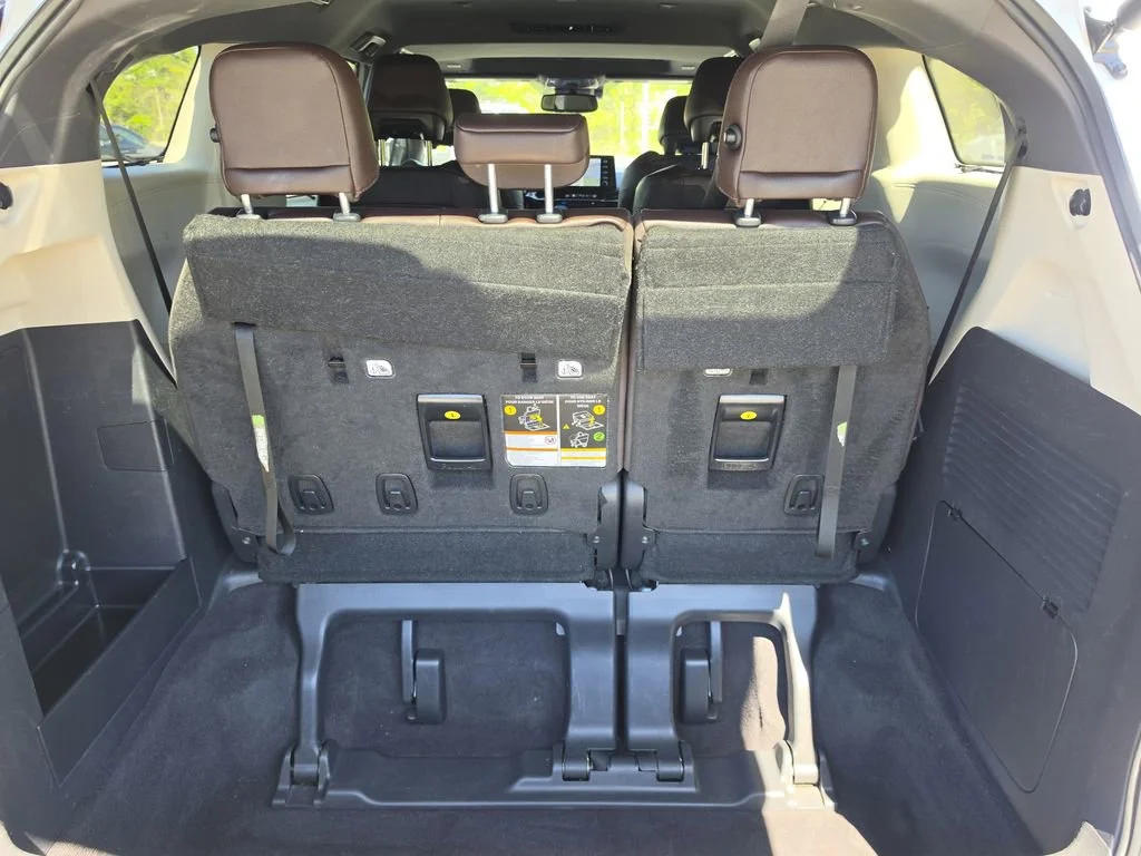 Used 2023  Toyota Platinum image 14