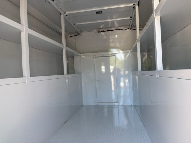 New 2027 Oxford White Ford E-350 SRW image 6