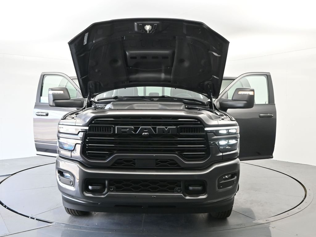 New 2026 Granite Crystal Metallic Clear-Coat Exterior Paint RAM Laramie image 47