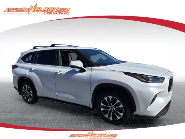 Used 2023 Beige Toyota XLE image 1