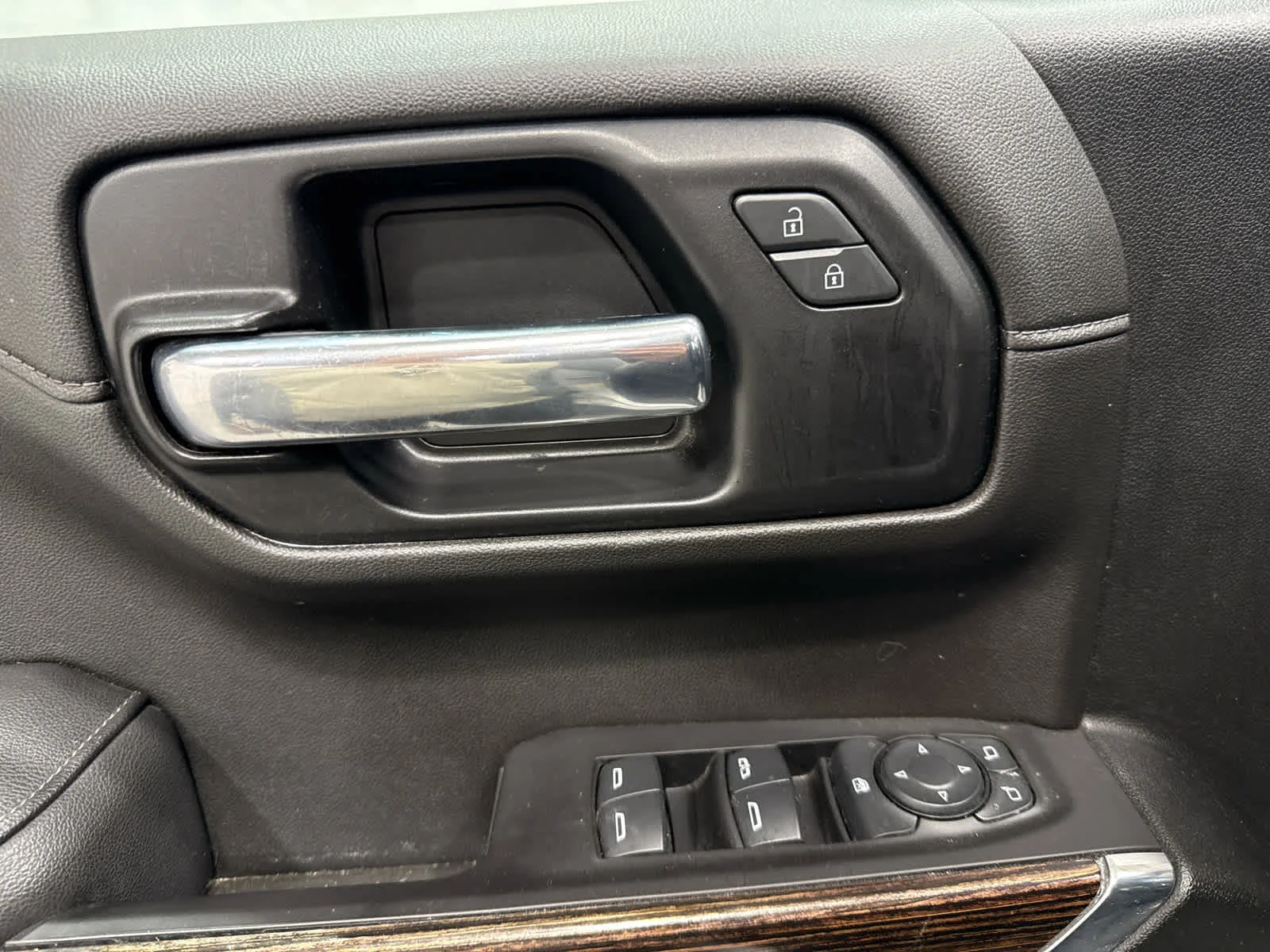 Certified Used 2020 QUICKSILVER METALLIC GMC Elevation image 15