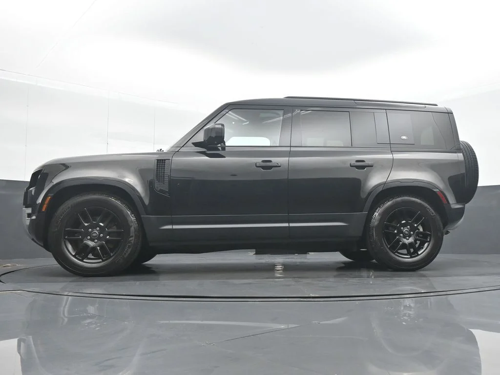 Used 2024 Black Land Rover S image 27