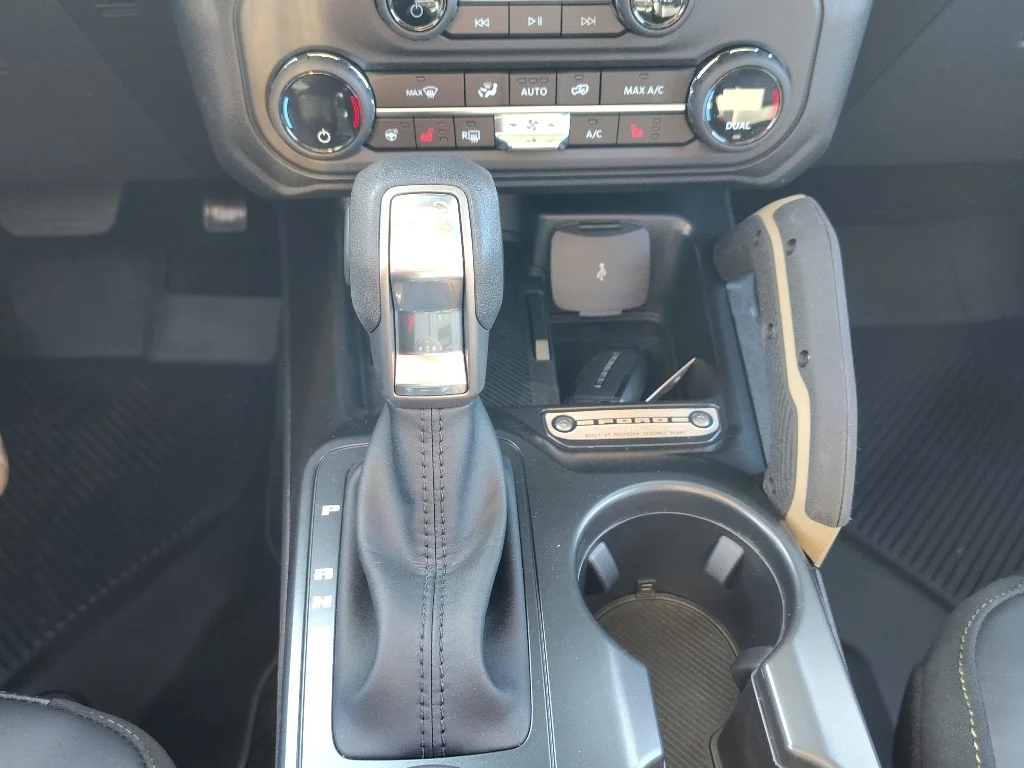 New 2026 Avalanche Gray Ford Badlands® image 22