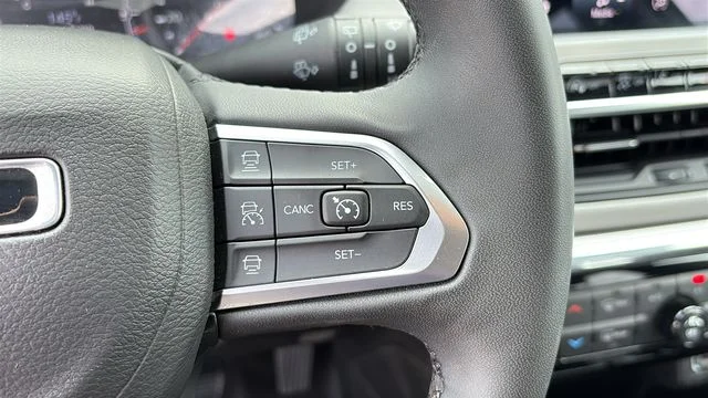 Used 2024 Gray Jeep Limited image 13