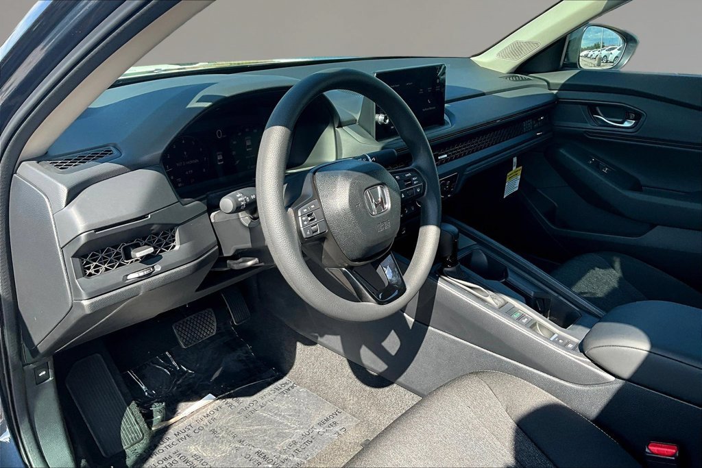 New 2026 Meteorite Gray Metallic Honda SE image 8