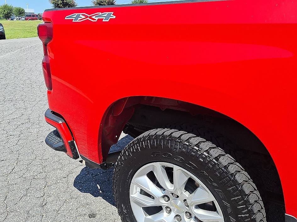 Used 2021 Red Hot Chevrolet Custom image 26