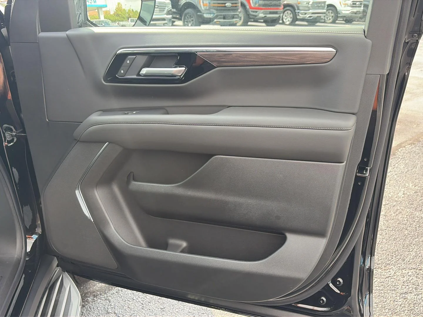 2026 Chevrolet Tahoe LS - Photo 18