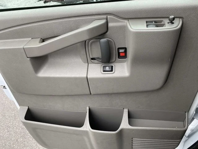 Used 2025 White Chevrolet Work Van image 24