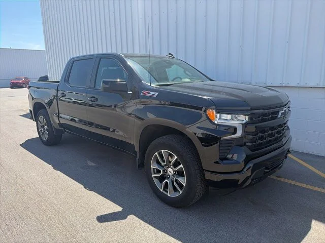 Used 2023 Black Chevrolet RST image 3