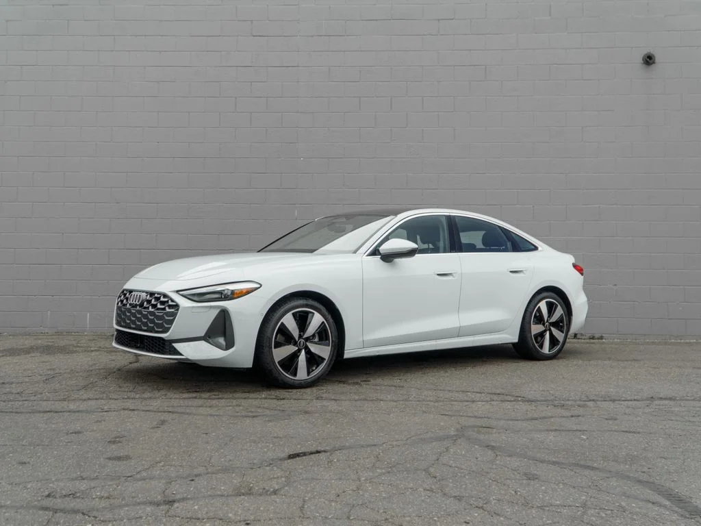 Used 2025 White Audi  image 1