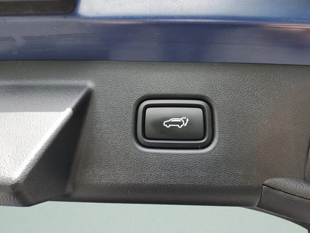 Used 2023 Blue Hyundai SEL image 16