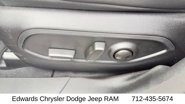 New 2026 Sting-Gray Clear-Coat Exterior Paint Jeep Limited image 17