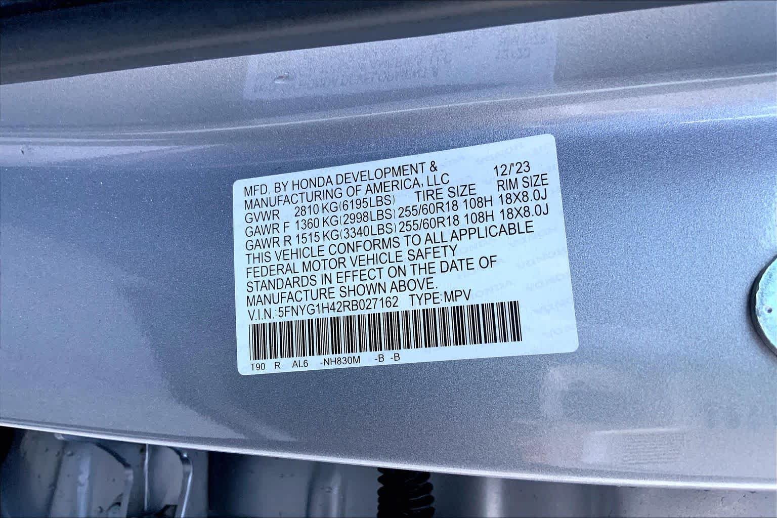 Used 2024 Lunar Silver Metallic Honda EX-L 8 Passenger image 34