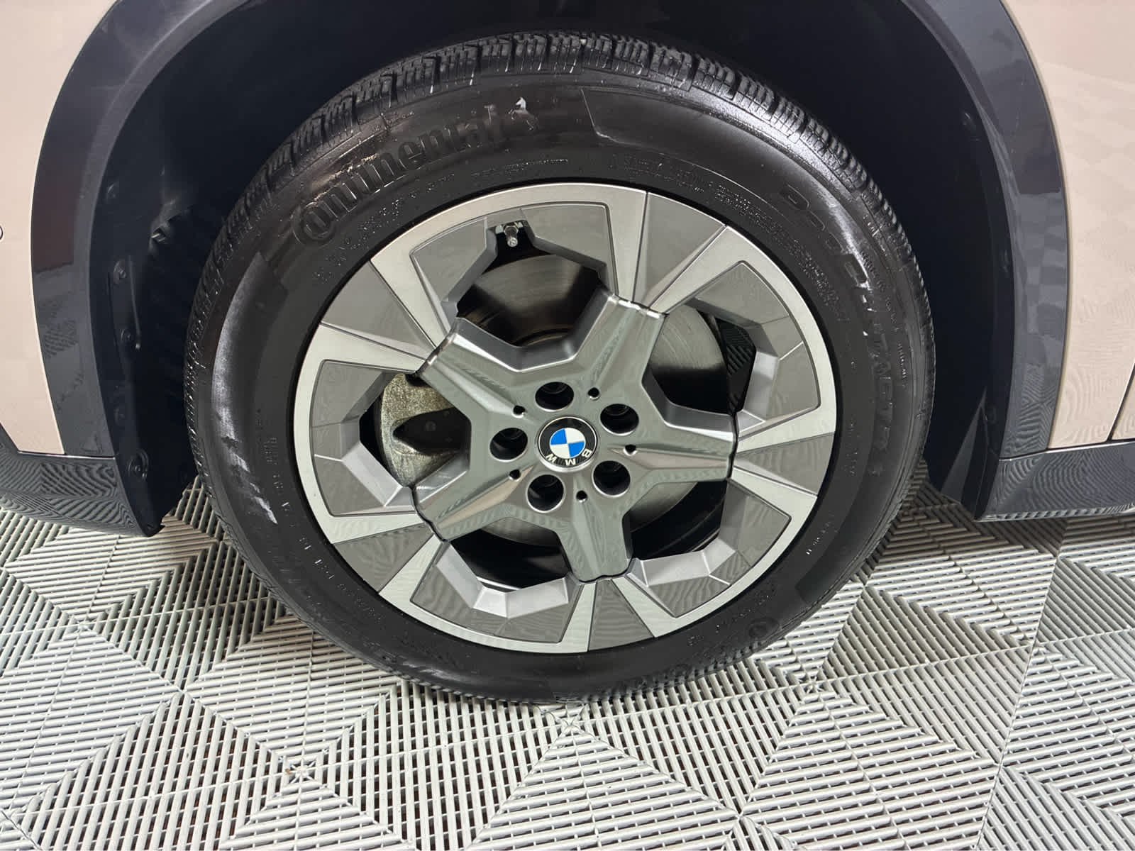 Used 2026 Dune Grey Metallic BMW xDrive28i image 10
