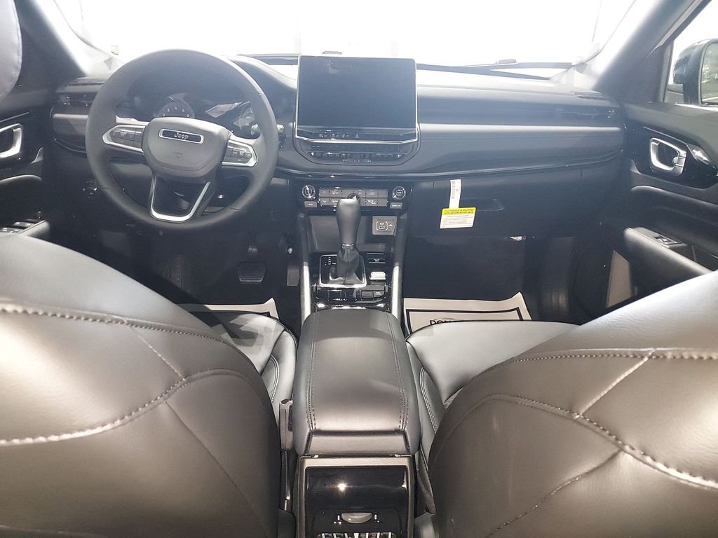 New 2026 White Jeep Latitude image 10