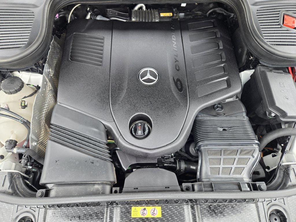 Used 2024 White Mercedes-Benz GLS 450 image 30