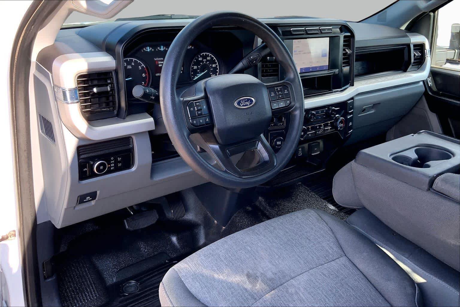 Used 2024 Oxford White Ford XL image 18