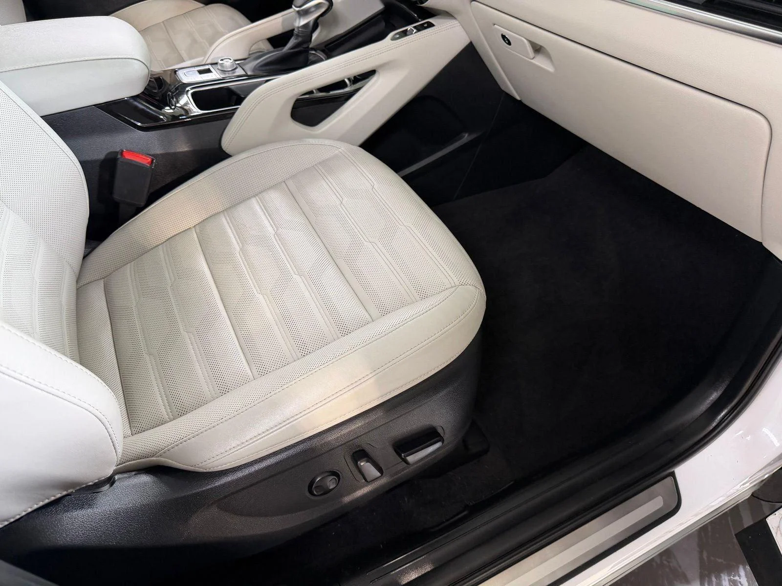 Used 2023 Glacial White Pearl Kia SX-Prestige image 46