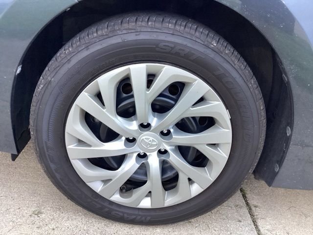 Used 2018 Slate Metallic Toyota LE image 5
