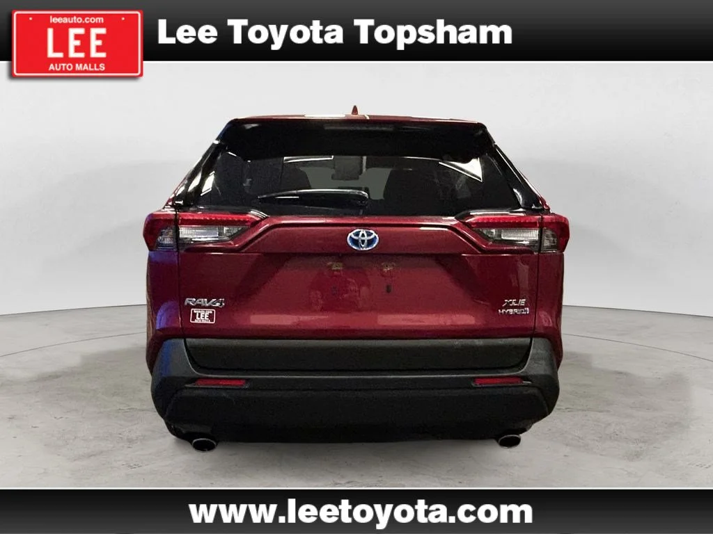 Used 2023 Pearl Toyota Hybrid XLE image 4