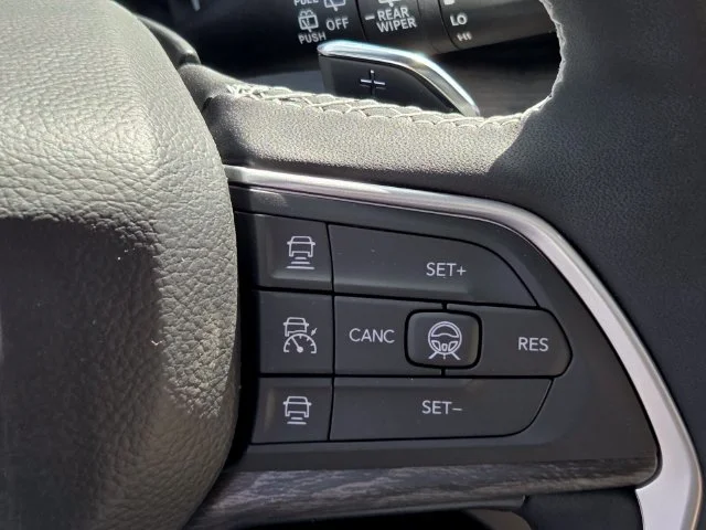 New 2027 Bright White Clearcoat Jeep Limited image 24