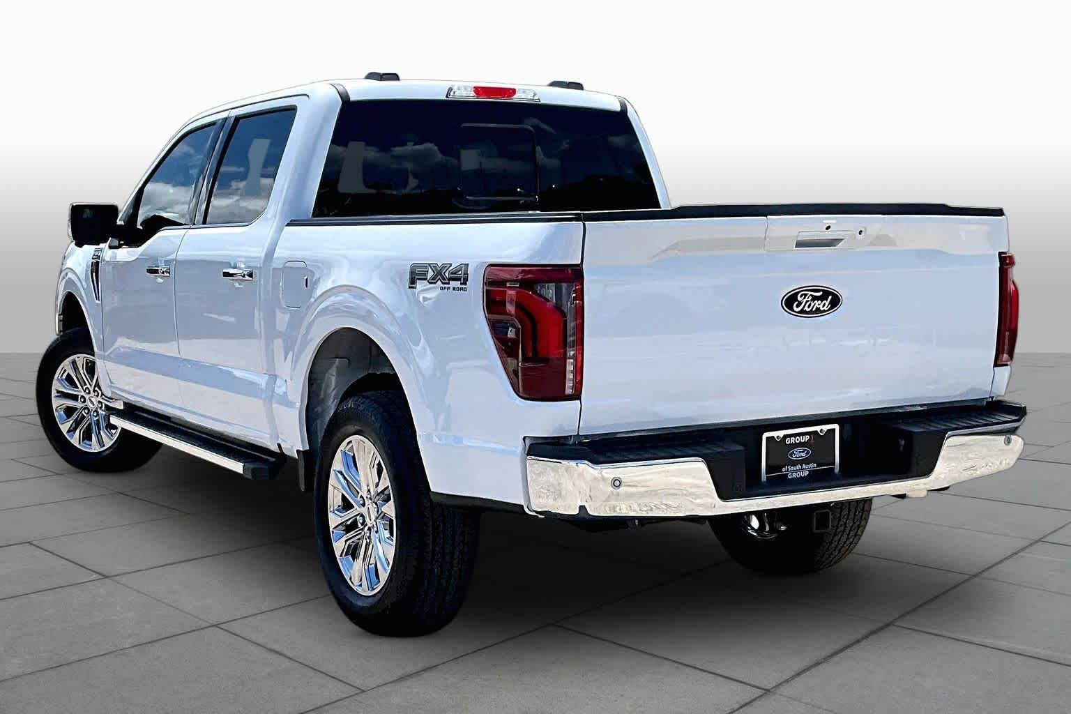 Certified Used 2025 Oxford White Clearcoat Ford LARIAT image 16