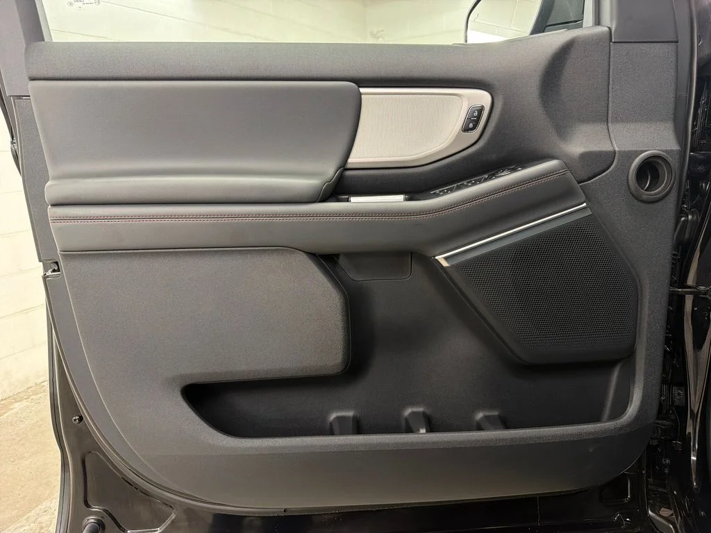 2025 Ford Expedition Active - Photo 17