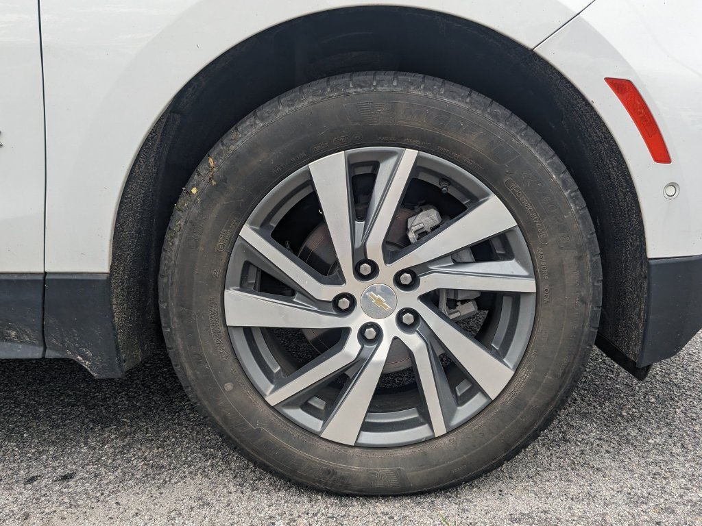 Used 2022 Summit White Chevrolet Premier image 11