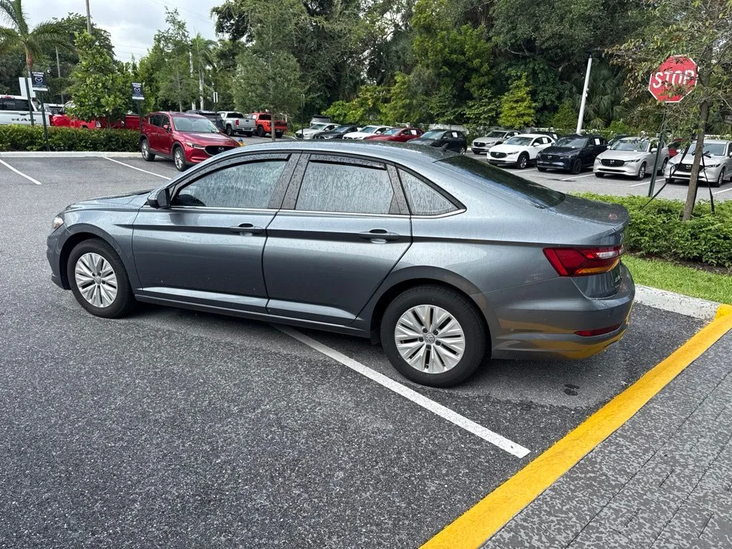 Used 2019 Platinum Gray Metallic Volkswagen 1.4T S image 15