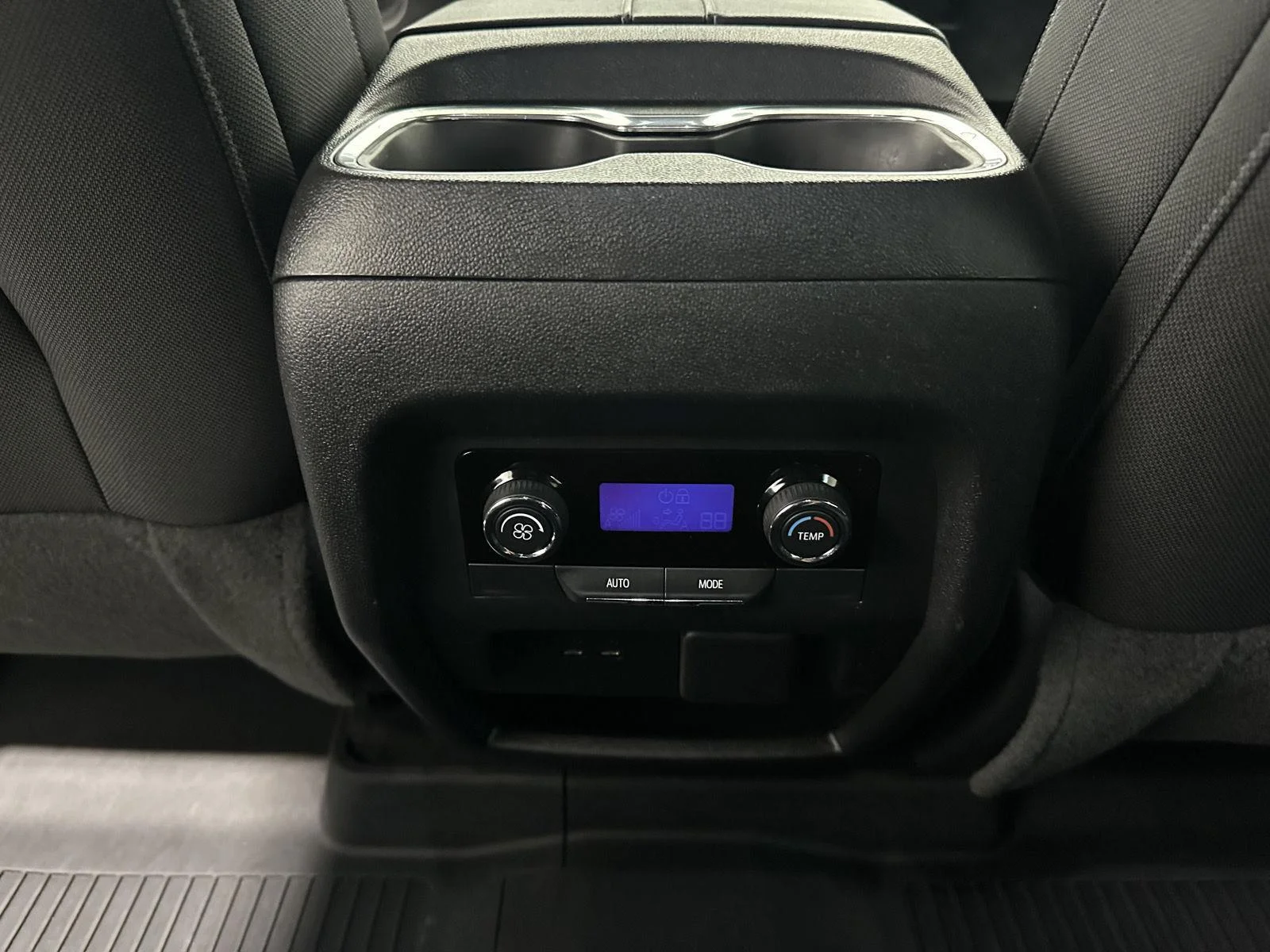 Used 2024 Summit White Chevrolet LT image 19