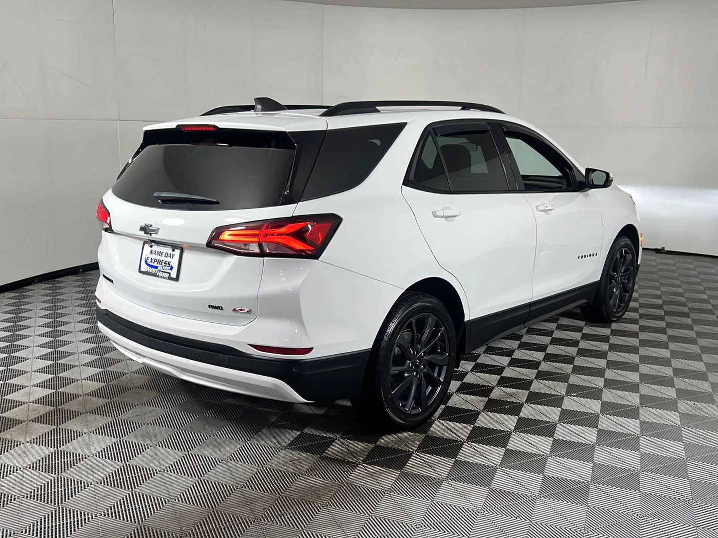 Used 2024 Summit White Chevrolet RS image 4