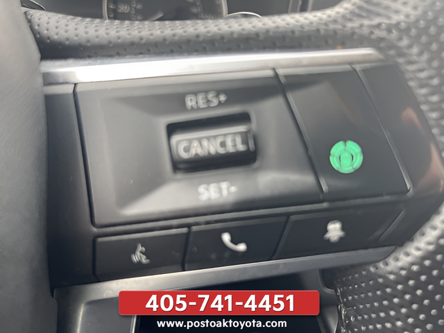 Used 2022 Gray Mitsubishi SE image 18