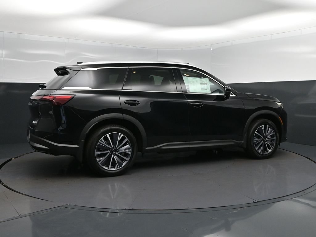 New 2027 MINERAL BLACK INFINITI Luxe FWD image 8
