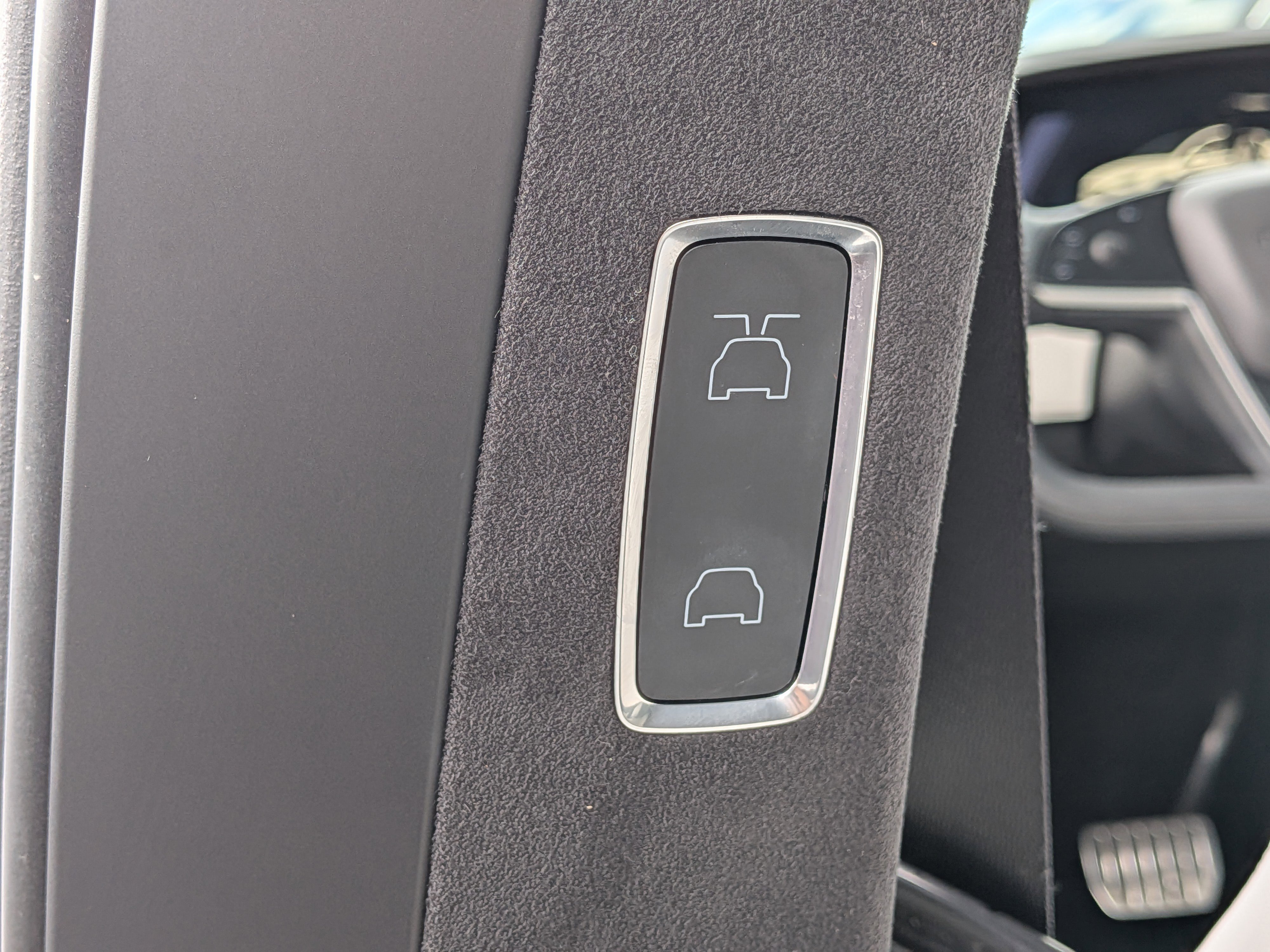 2022 Tesla Model X Plaid - Photo 23
