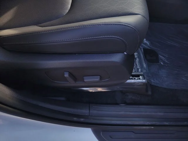 New 2026 Ivory Silver Kia EX image 35