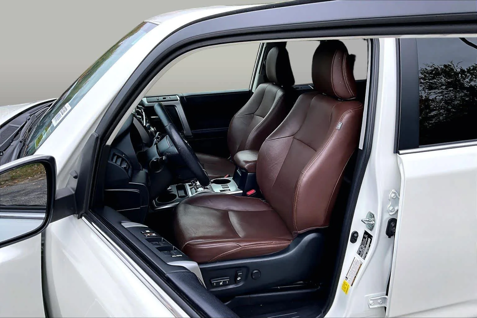 Certified Used 2023 Blizzard Pearl Toyota Limited image 9