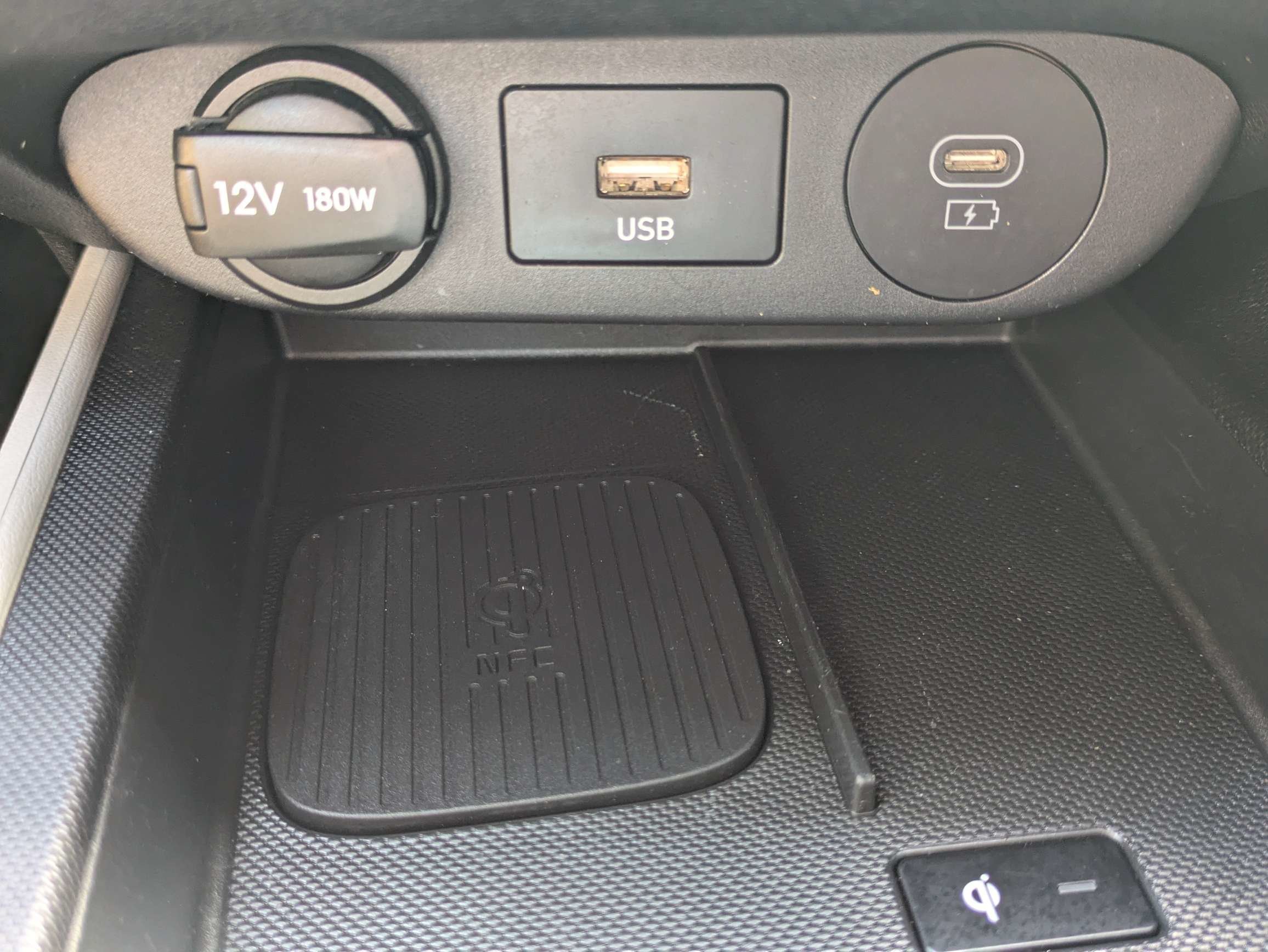 Used 2024 Abyss Black Hyundai Limited image 23