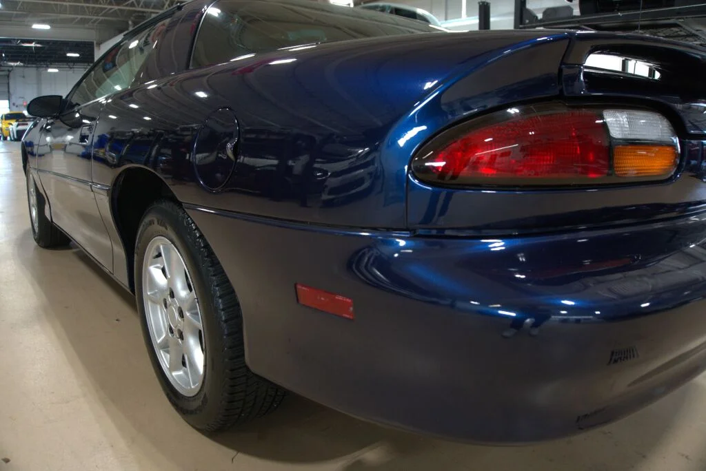 Used 2001  Chevrolet Base image 16