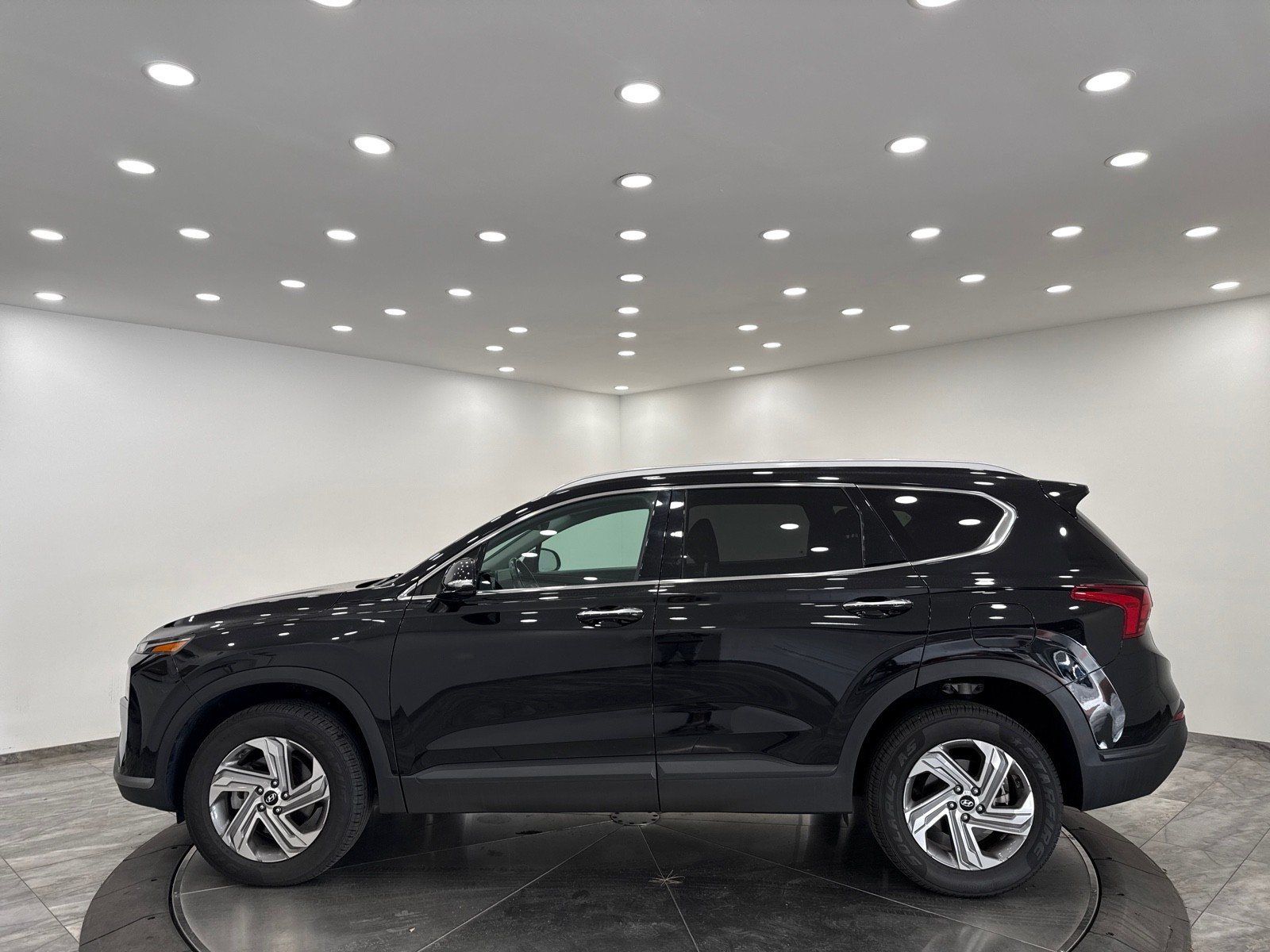 2023 Hyundai Santa Fe SEL photo 3