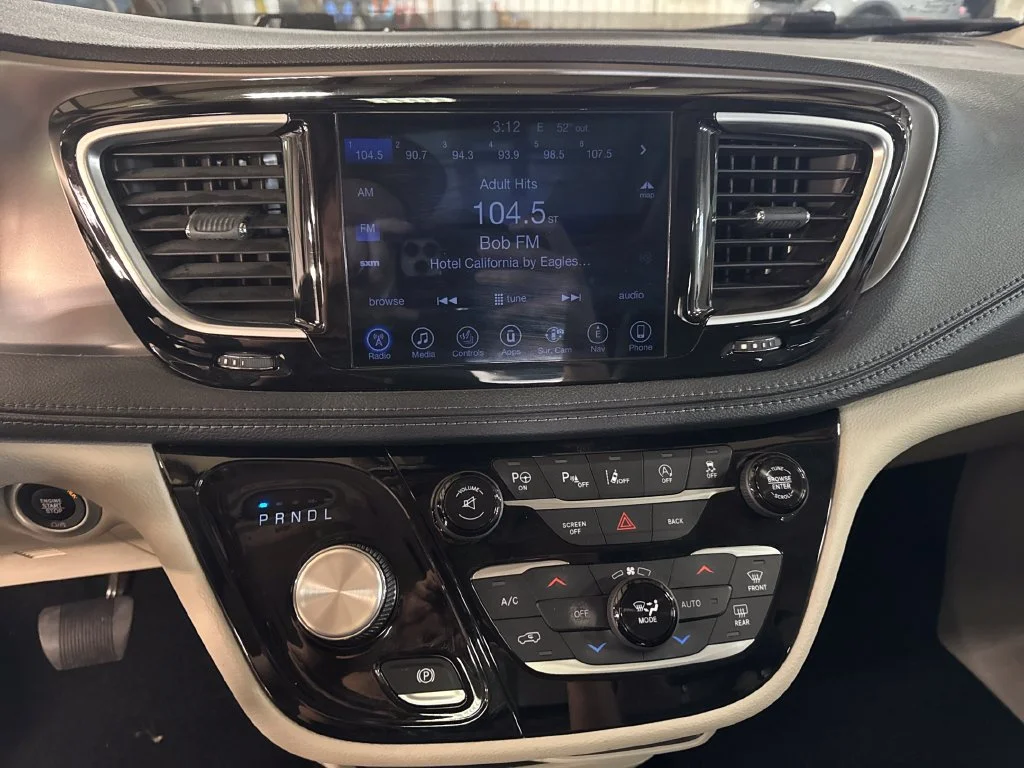 Used 2017 Black Chrysler Limited image 18