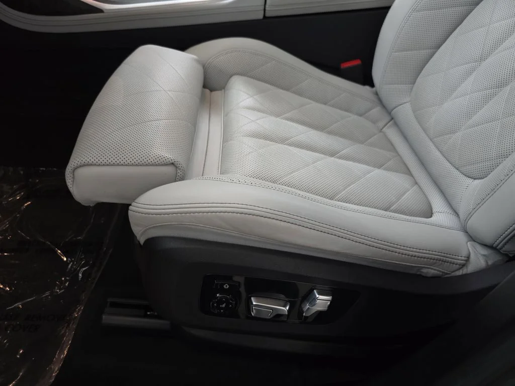 Used 2023 Skyscraper Gray Metallic BMW xDrive40i image 30