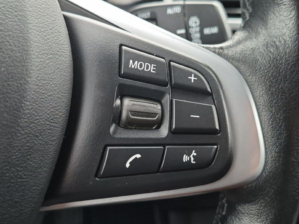 Used 2022 Black BMW xDrive28i image 16