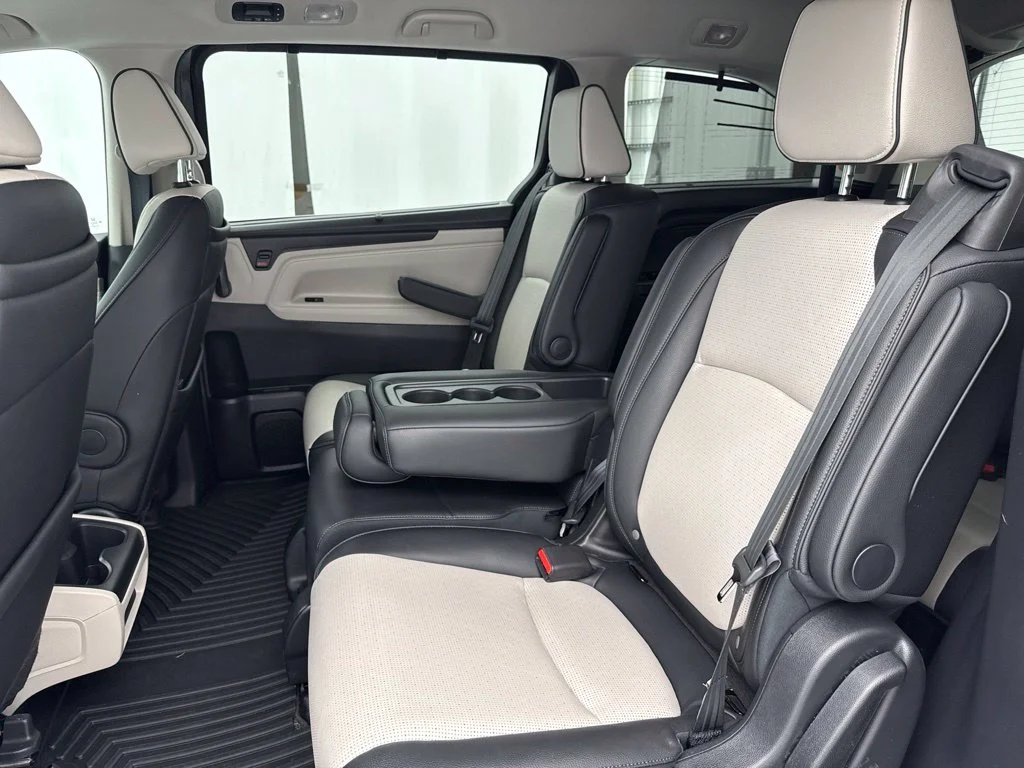 2025 Honda Odyssey ELITE Minivan Slide 14