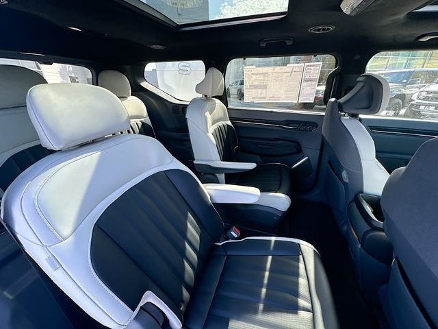 New 2026 Glacial White Pearl / Black Ro Kia GT-Line AWD image 30