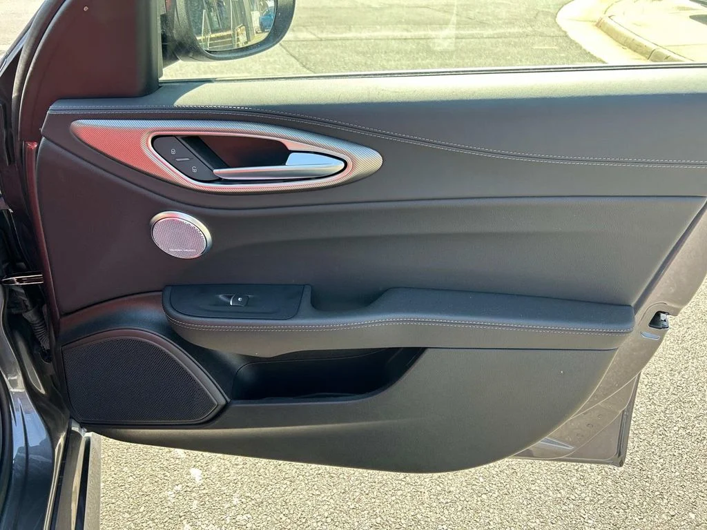 2025 Alfa Romeo Giulia Base - Photo 15