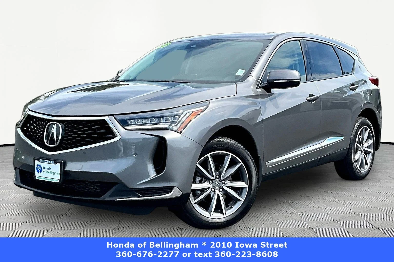 Used 2023 Gray Acura w/Technology Package image 3