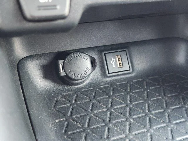 Used 2024 Wind Chill Pear Toyota SE image 21
