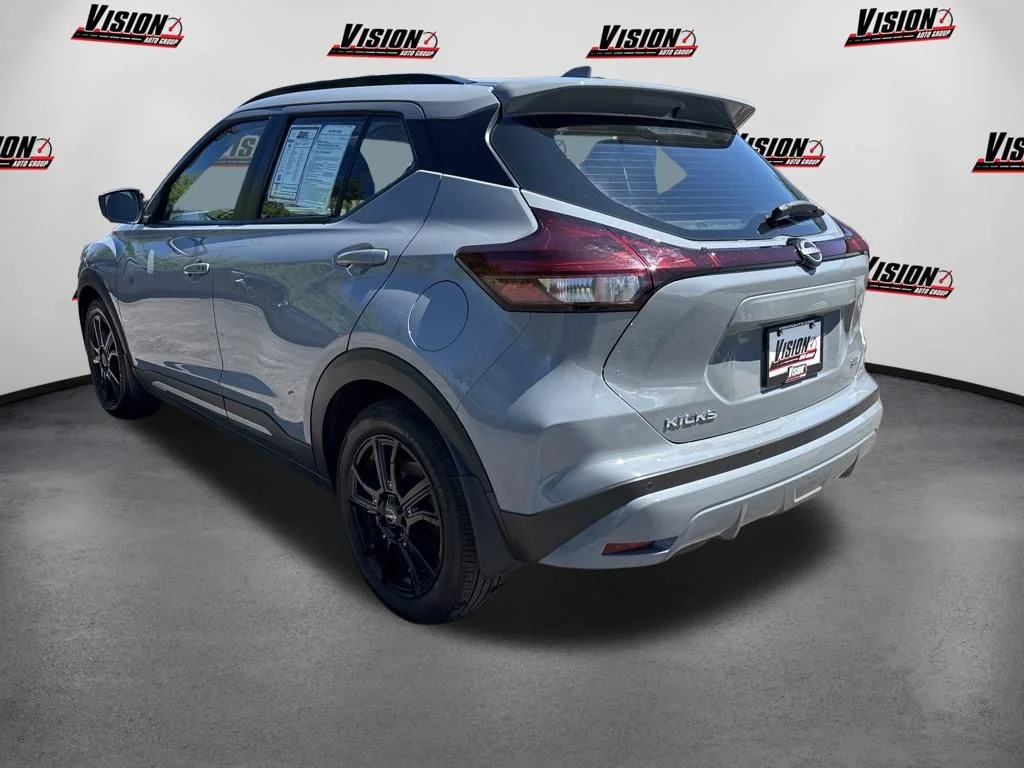 Used 2024 Gray Nissan SR image 3