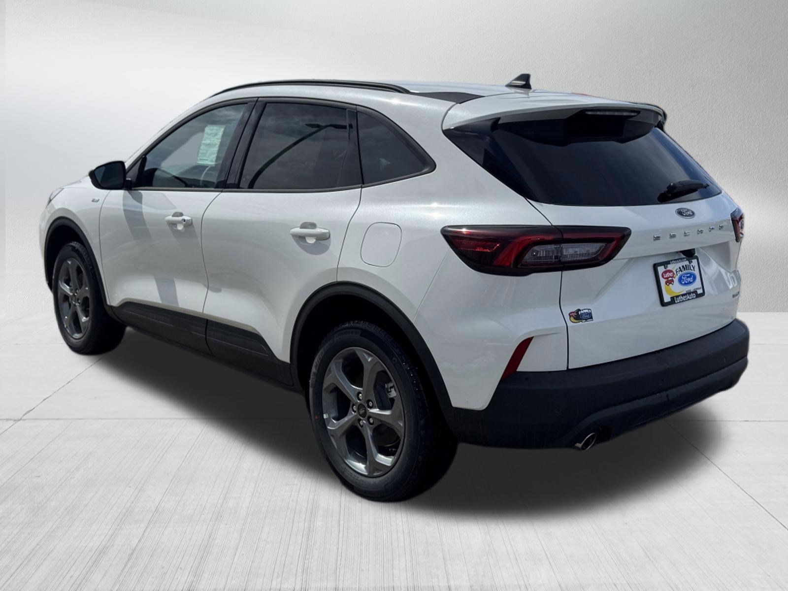 New 2026 Star White Metallic Tri-coat Ford ST-Line image 4