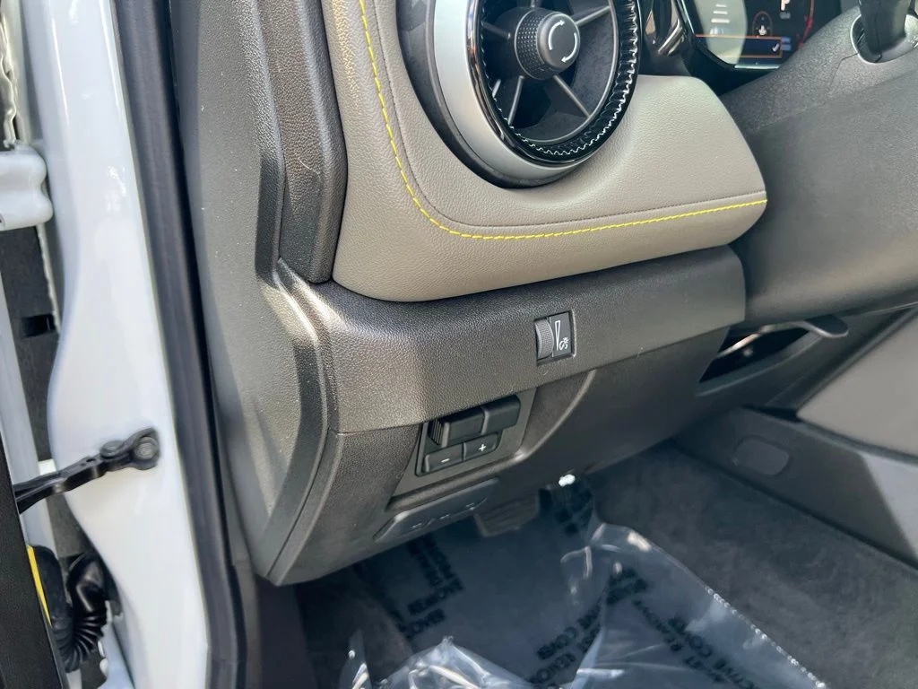2025 Chevrolet Colorado ZR2 - Photo 12